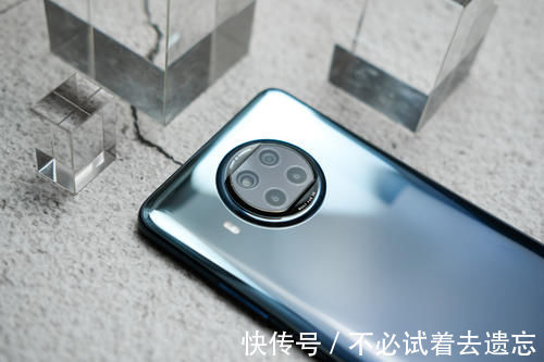 手机|一亿像素拍照手机降至1399,它还有120HZ、33W快充和双扬声器