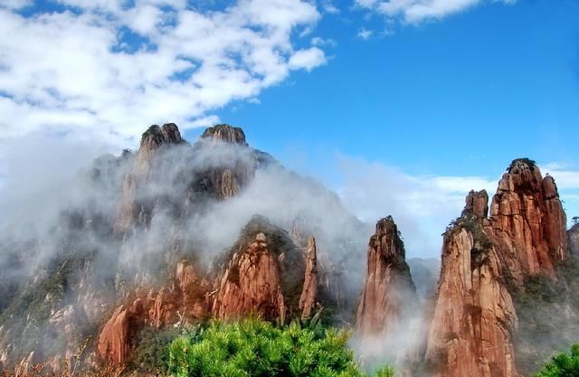 江西这座山秀比黄山，雄比泰山，却屈于庐山名头下