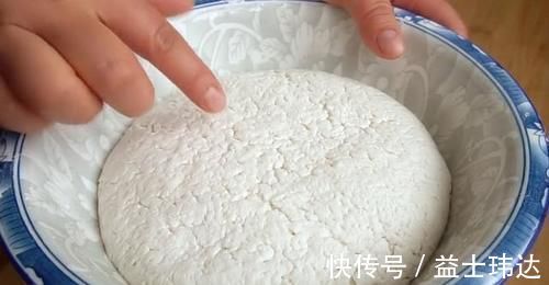 油炸糕|油炸糕不要直接下锅，教你一招，外酥里软不吸油，吃着不油腻