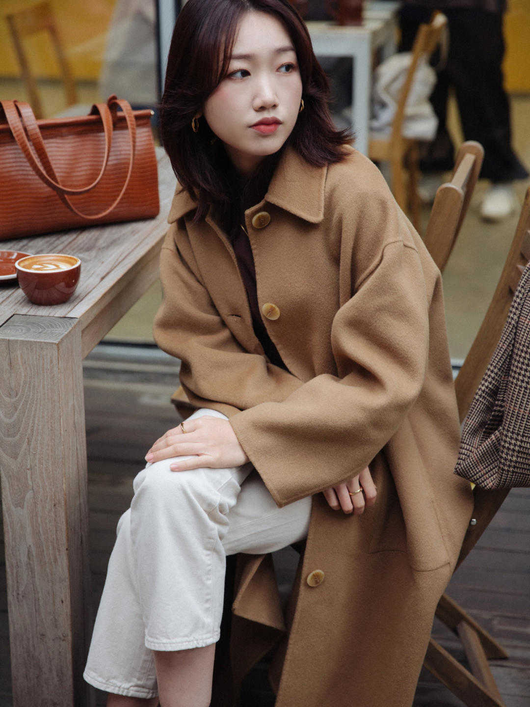 穿搭|秋冬的标配卡其色大衣,怎么穿都好看,几个搭配技巧送你,绝对轻松驾驭