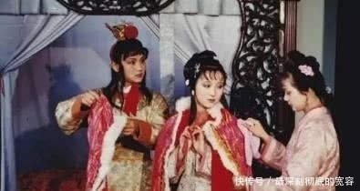 林黛玉病危时,身边只剩紫鹃一人,贾母为何还要调走她