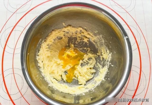 奶粉|一款超好吃的夹心饼干，清新柠檬乳酪酱加奶香十足曲奇饼干