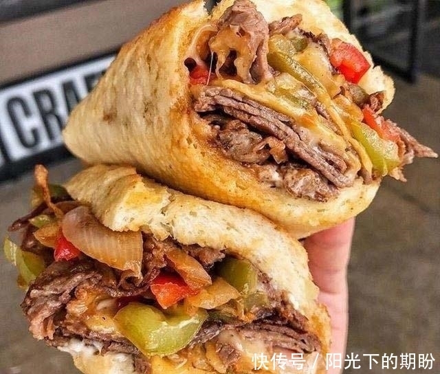 煎饼果子|看到外国人吃煎饼果子,我的口水就止不住了,比我吃的好啊!