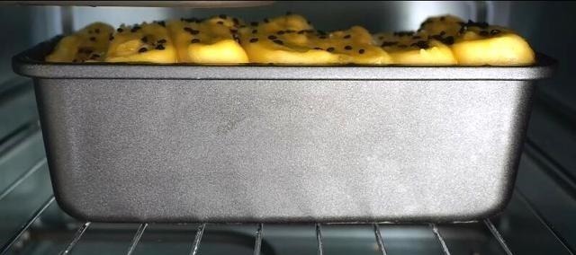 香蕉不要直接吃,加1碗玉米面,粗粮细做,比买的面包好吃