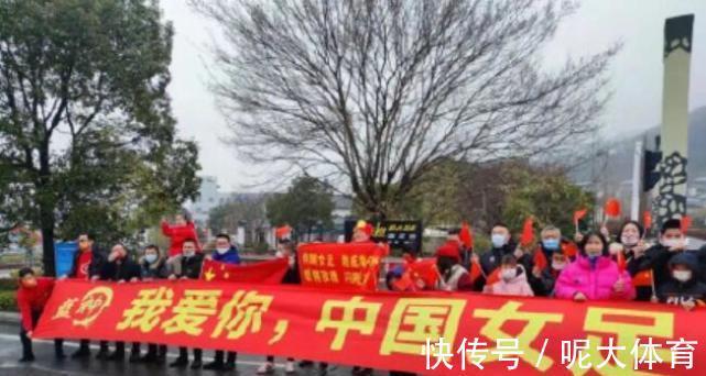 唐佳丽|水庆霞央视采访落泪!谈未来:希望有100平房子,现在没地方住!