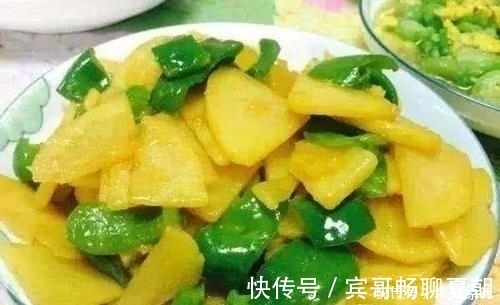 土豆和此物一起炒,每天炒一盘,血管通畅了,淡化雀斑,早食早好
