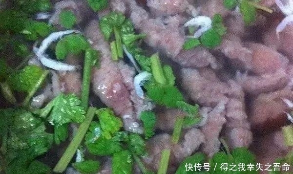 低下头,伸出手,为美食到苍南走一走