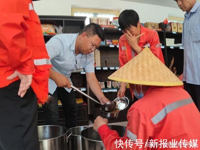 向鸡公山景区一线员工致敬|国庆特辑(三)最可爱的人 最迷人的笑| 一群人