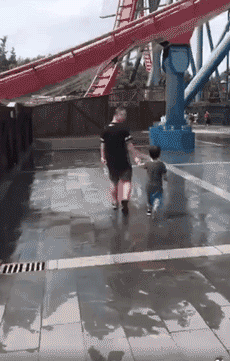 爹妈界|爹妈界的“一股泥石流”,只顾比赛没管儿子,网友:坑娃第一名