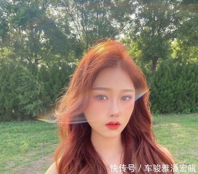 发色 整体看起来很洋气的女人,选发型都会注意这3点,一下年轻好几岁