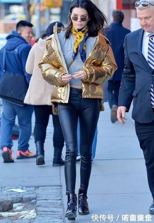 裤装 最近流行一种穿法,叫“短靴+长裤”,显高显腿长,很适合小个子