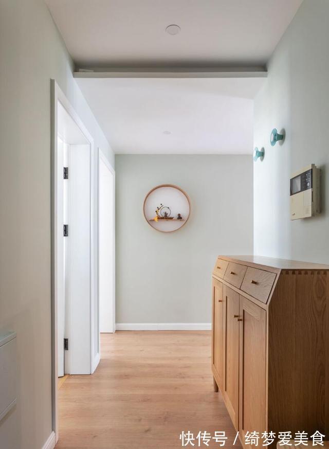 餐边柜|客厅不要沙发,墙面不做造型,越简单的装修,反而越清爽实用