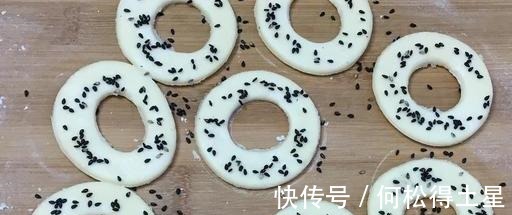 烤箱|想吃甜甜圈没有烤箱教你一招，轻轻松松做出松软的甜甜圈！