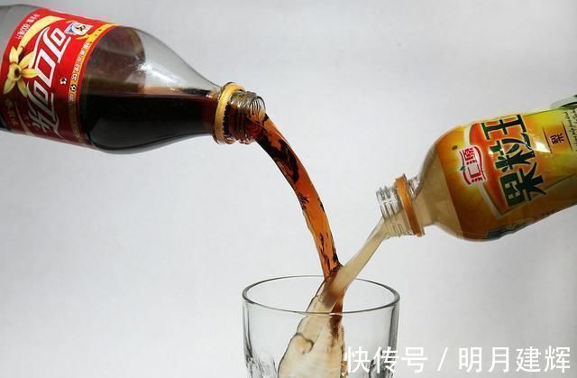 食物|37岁女子，深夜糖尿病离世，提醒：一种水喝太多，血糖粘如粥