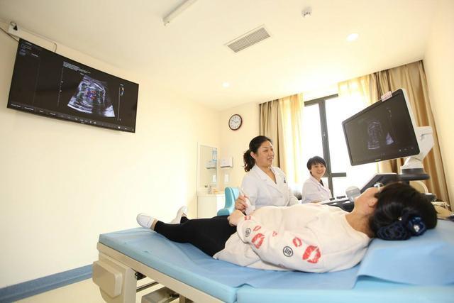 皮肤|最美婴儿走红,一出生就长得这么好看,网友:我愿意等她长大