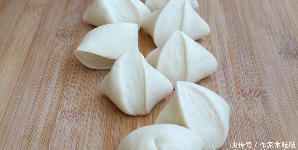 鸡蛋饼最好吃的做法,饼薄又劲道,越嚼越香,学会再也不用出门买