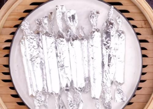 孩子爱吃的手工虾肉肠，烹饪简单，肉嫩味美，吃一次念念不忘