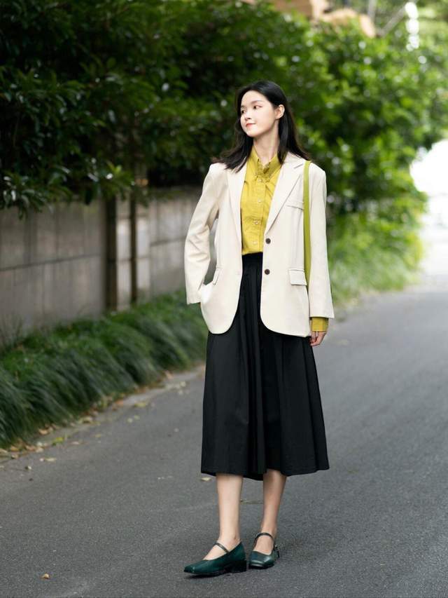 小个子|法式复古怎么穿?小香风外套+绿色格子半身裙,复古又有气质
