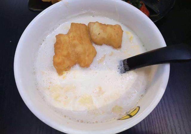 咸菜|吃早餐时,最好不要吃这4种,没营养不说,有的还会危害身体健康