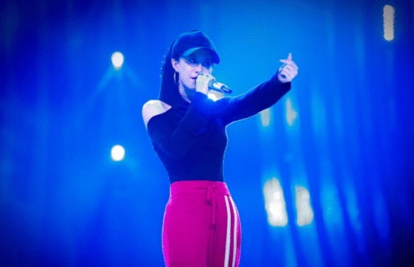 爱奇艺|那个被好声音淘汰,误打误撞嫁给爱奇艺总裁的女孩,如今过得怎样