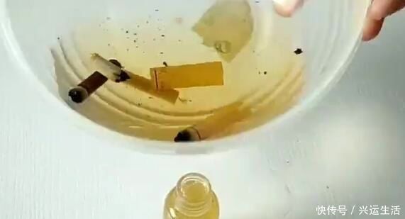 用途|抽剩下的烟头别扔,放进水中泡一泡,这3个用途,很多家庭都需要