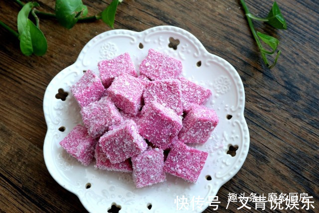 夏天的懒人甜品,自己做特简单,火龙果加奶粉,营养更健康