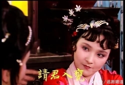 薛宝钗|薛家两个嫁不出去的女儿,一段心事藏得深,却被满院异香出卖