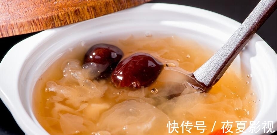 煮银耳汤要想出胶，原来这么简单，做好关键2步，出胶又快又多