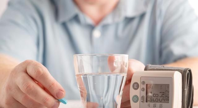  竟致|90后小伙患高血压5年竟致肾衰竭，医生叹息：3方面早注意