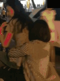 |搞笑GIF:花大价钱在网上买的 你们帮我看看是不是正品