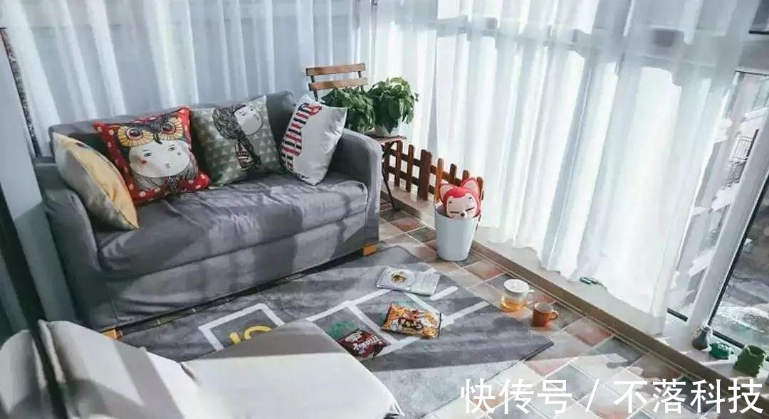 家务区|阳台改成休闲区,又热又晒、还怕漏水?衣服也没地晾?谁说的!