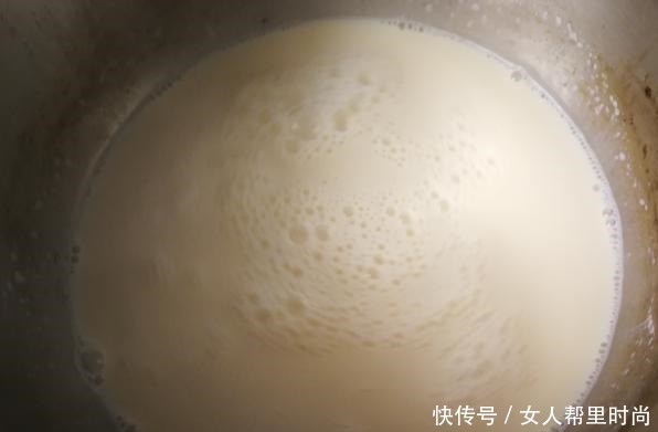  自制豆腐脑，掌握好4个窍门，做出来比蒸蛋还嫩滑，太好吃了