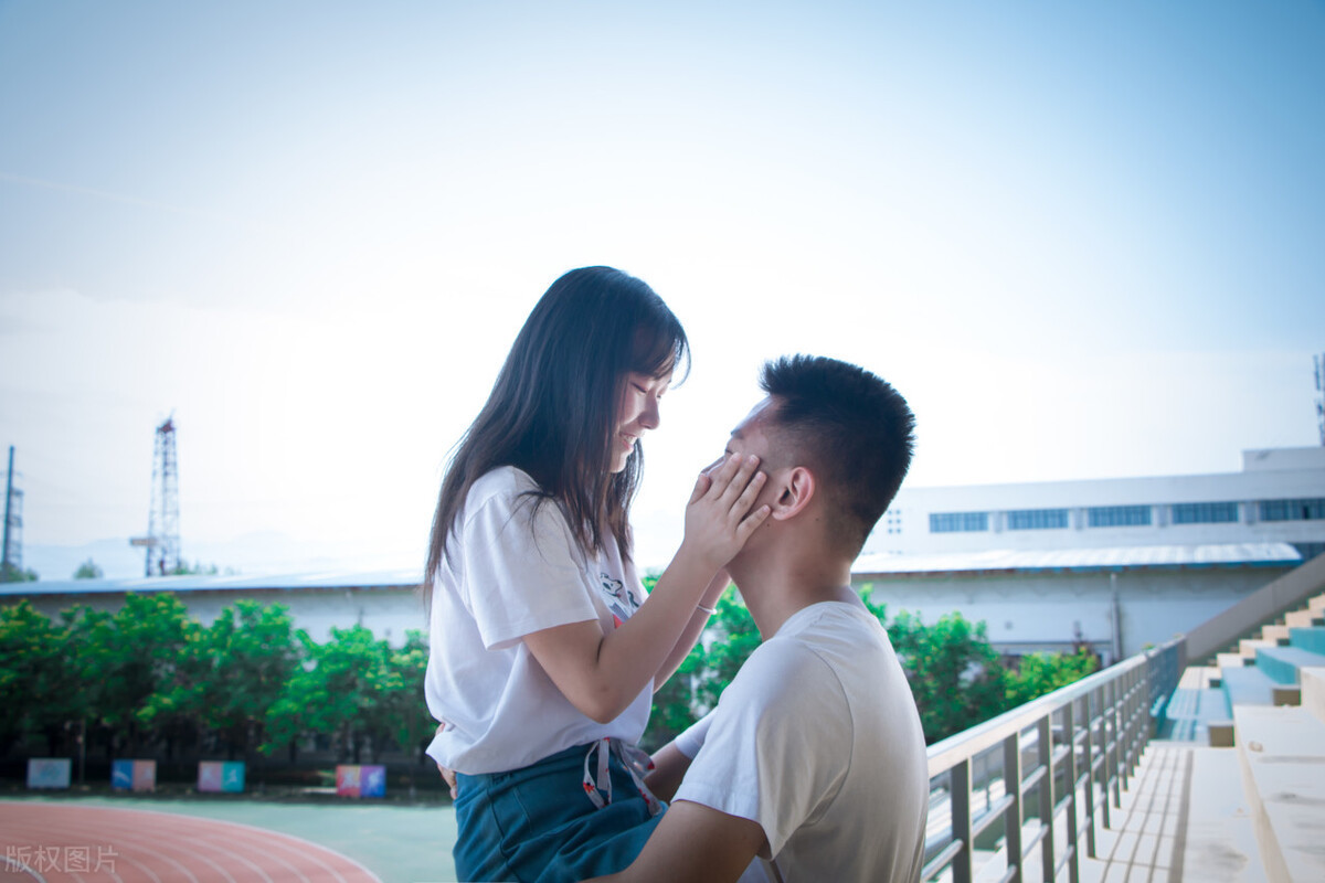 十年只谈了两场恋爱的张翰,终于吃上了一顿酣畅淋漓的牛肉面