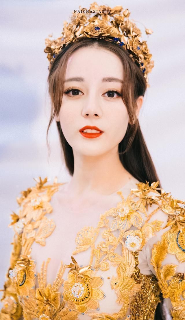 金鹰女神即将揭晓 赵露思海报都p好了宋茜杨幂才是最佳人选 全网搜 金鹰女神即将揭晓 赵露思海报都p好了宋茜杨幂才是最佳人选 全网搜