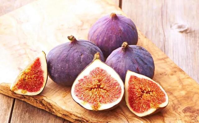 营养成分|女性到了中年,坚持吃3种食物,补充营养,排毒抗衰,增强体质