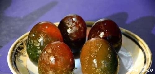 吃皮蛋有害健康吗 营养师这次都说清楚了 爱吃皮蛋的人要知道 快资讯 吃皮蛋有害健康吗 营养师这次都说清楚了 爱吃皮蛋的人要知道 快资讯