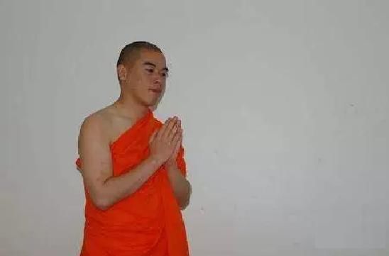 是因为|日本人姓氏千奇百怪，是因为日本女子随时随地都背着＂枕头＂？