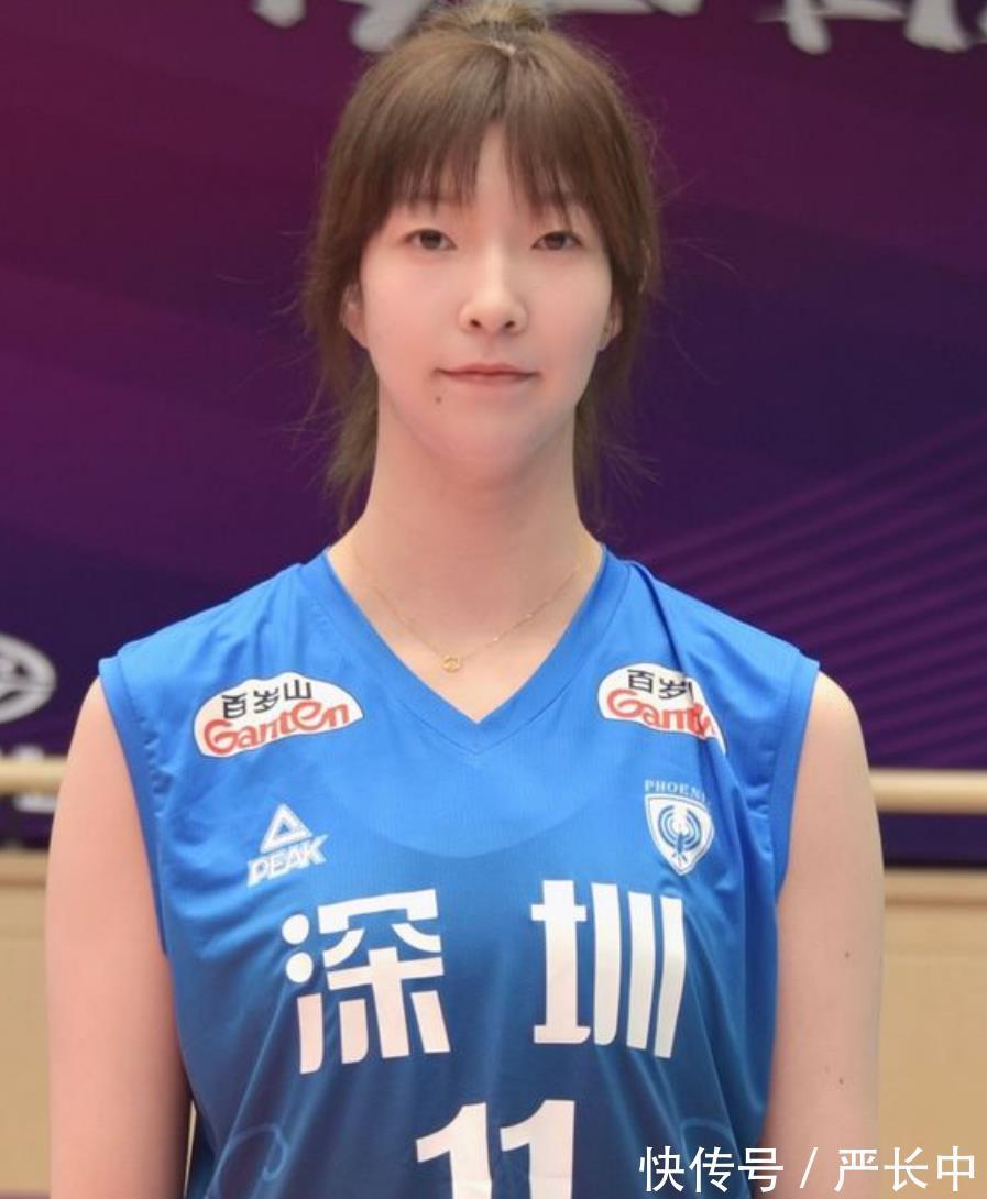 中国女排|意外!年仅24岁的中国女排边缘国手退役,晒与郎平合照:完结啦