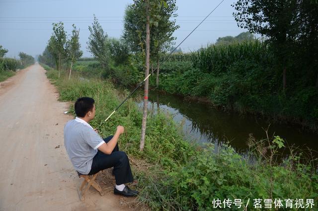 农村怪现象:不喝小酒不打牌,钓鱼的人却越来越多,这是为何?