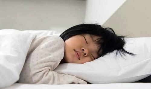 作息|宝宝作息时间乱,半夜哭?育儿专家7点之前叫醒娃