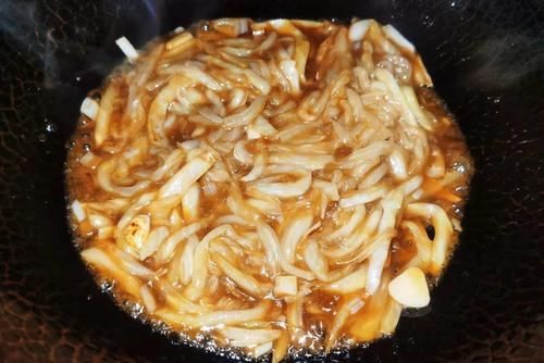 天气寒冷,碰到此菜别手软,爽口又开胃,易吸收不上火,太香了