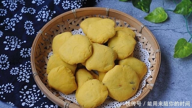 家里有玉米面的试试这样做，细腻蓬松，口感香甜，比肉包子香！