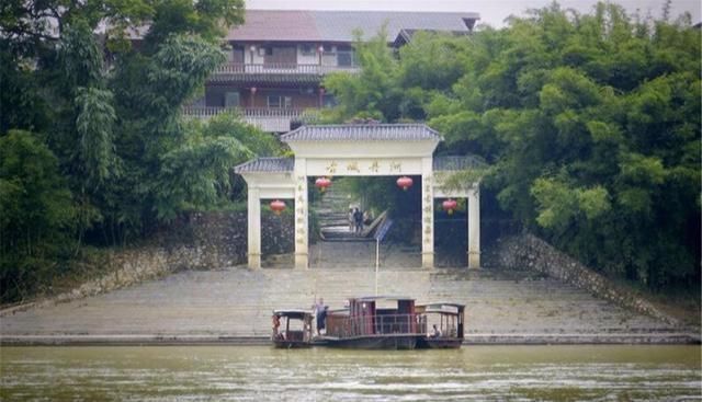 经济业|中国“唯一”飘在水上古镇距今400多年，不通车，仿若世外桃源