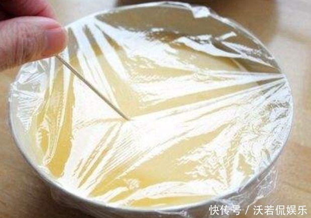 蒸鸡蛋羹,用冷水和热水都错了,这才是正确做法,鸡蛋滑嫩似果冻