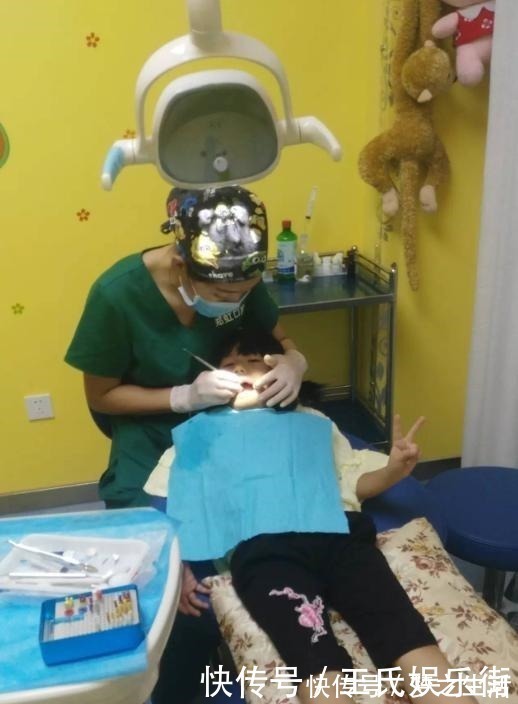 散散步|孩子被嘲笑“嘴太臭”,被同学孤立,医生取出小颗粒,宝妈都嫌臭