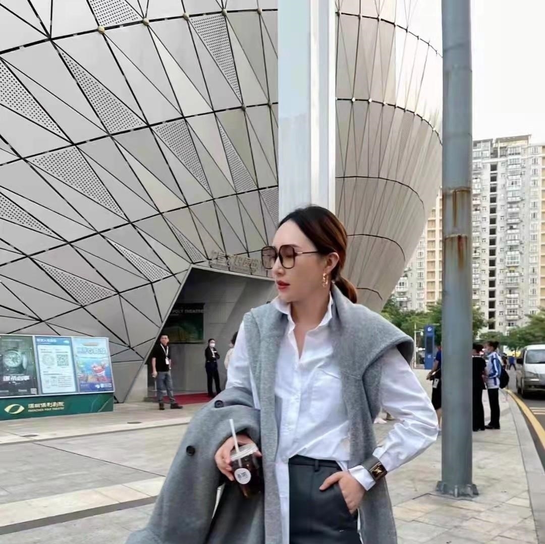 女人 真正有气质的女人,冬天穿大衣都爱这3款,时髦百搭又高级