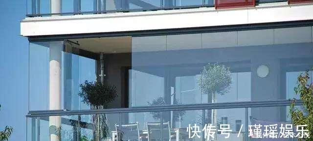 开阔|封阳台不要用铝合金窗了,有钱人都兴装这种替代,真的太聪明了
