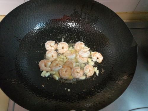 虾仁|“碱性食物”终被发现,女性常吃,补气养颜,头发也变得乌黑发亮