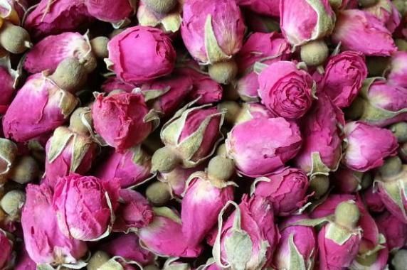 皮肤|玫瑰花与此物同泡,给子宫做个大扫除,口臭消了,皮肤红润更细腻