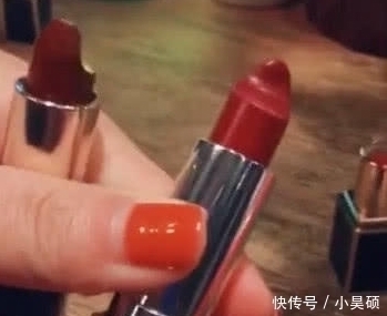 你的口红都用成哪种形状了看到第三种,网友你是嘬着用吗